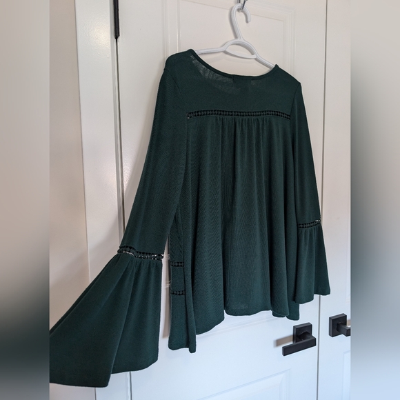 Bohemian Top - Dark Green - Size Med - Like New - Soft and Cozy - Picture 3 of 4